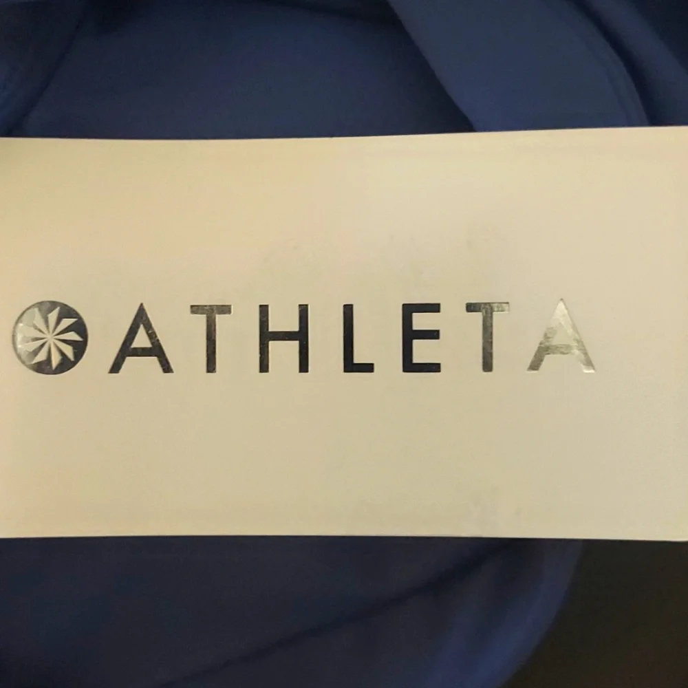 NWT Athleta The Ultimate Bra Soutien Size L/M